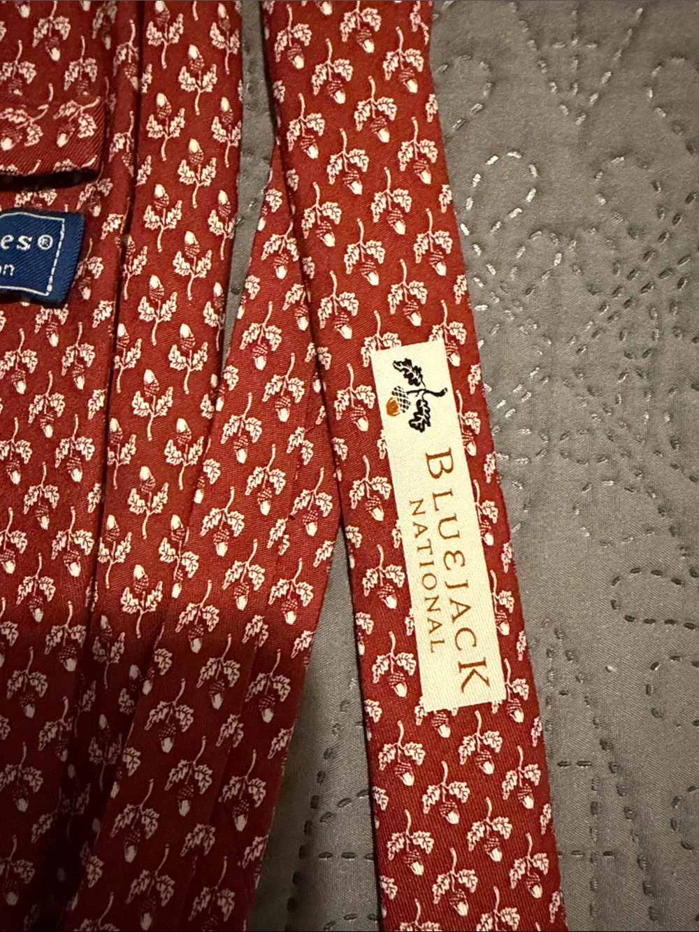 Men's BJN Bluejack Golf Accorn Patterned Vinyard VinesMotif Tie